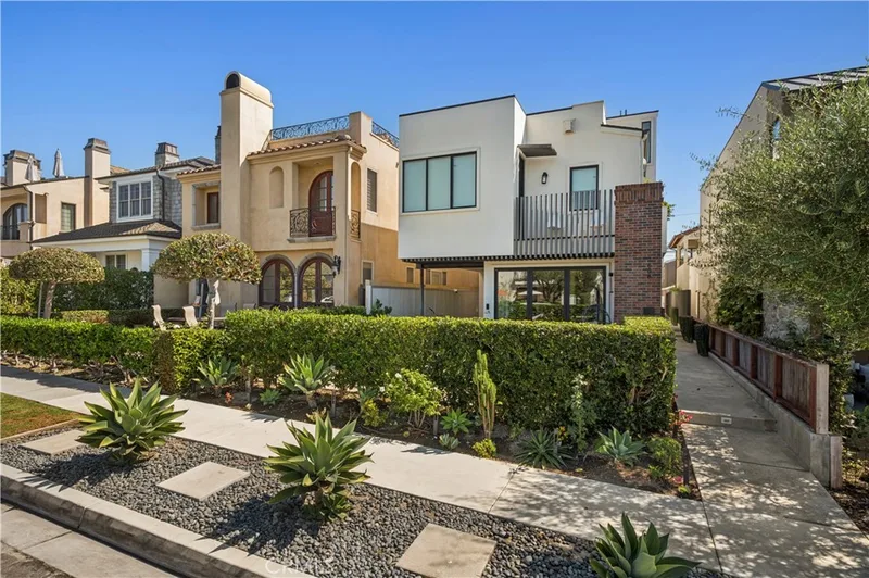 608 1/2 Orchid, Corona Del Mar, CA 92625