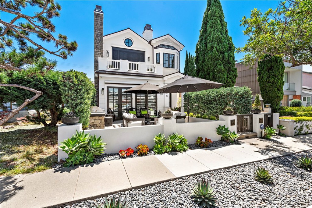 610 1/2 Larkspur Avenue, Corona Del Mar CA 92625 - photo 1