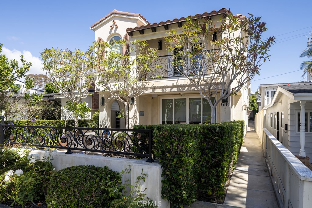618 Iris B, Corona Del Mar CA 92625 - photo 1
