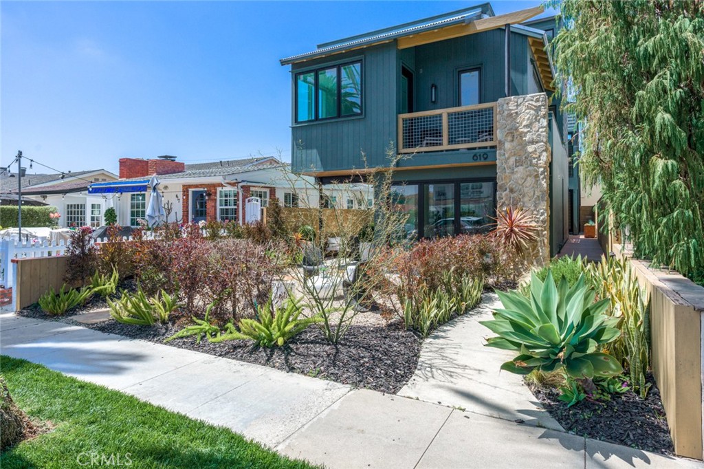 619 1/2 marguerite, Corona Del Mar CA 92625 - photo 1