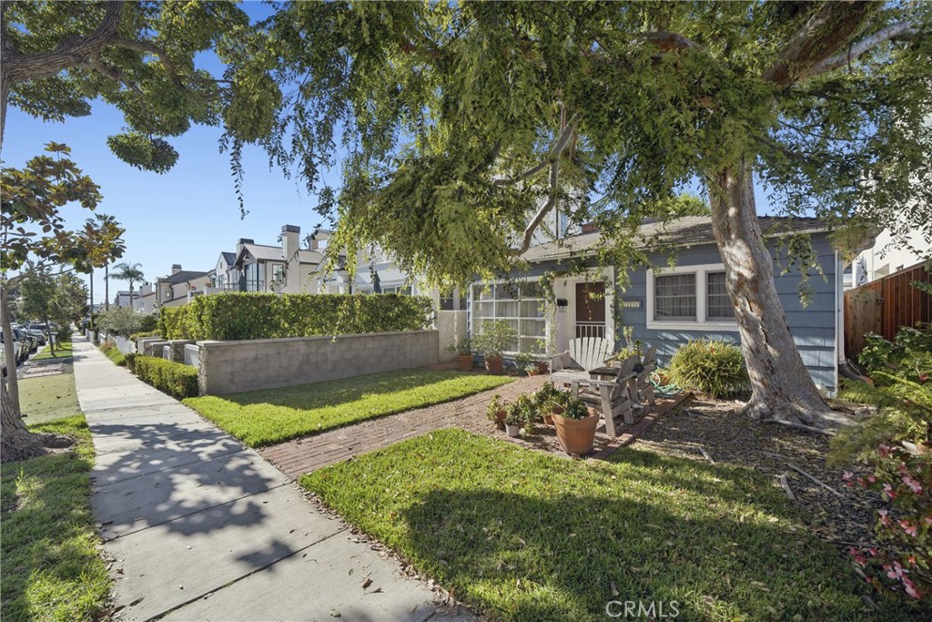 619 Narcissus, Corona Del Mar CA 92625 - photo 1