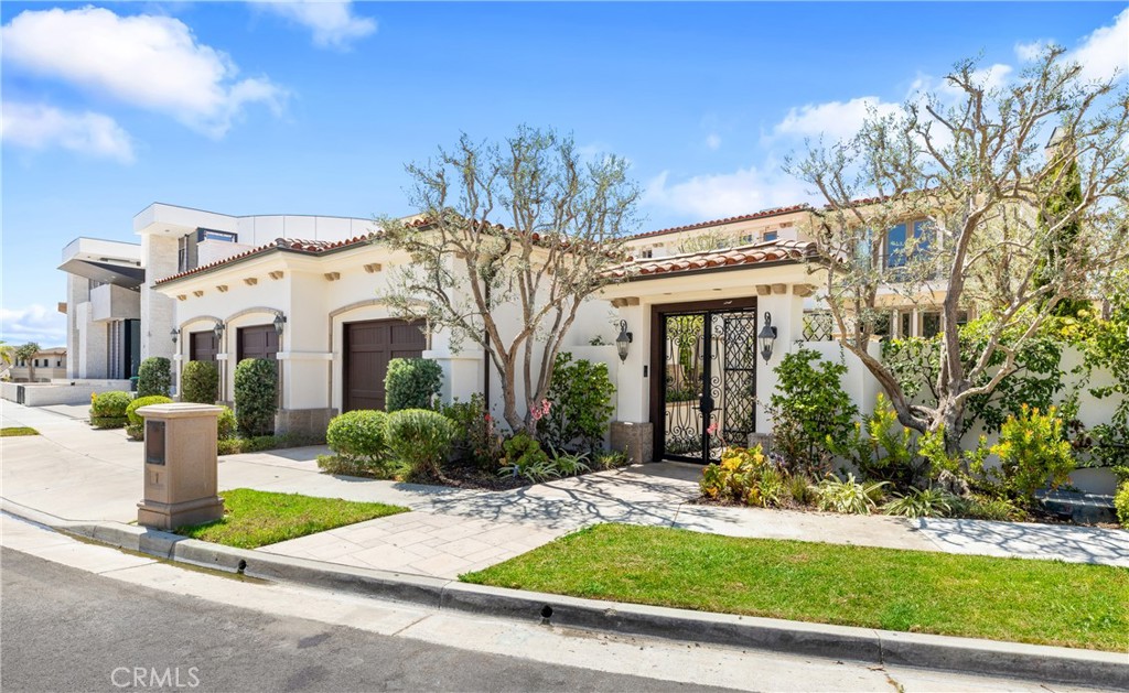 7 ROCKY POINT Road, Corona Del Mar CA 92625 - photo 1