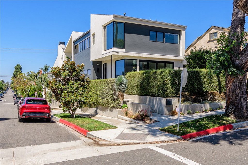 701 Poppy Avenue, Corona Del Mar CA 92625 - photo 1