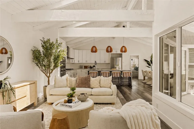 702 1/2 Acacia Avenue, Corona Del Mar, CA 92625