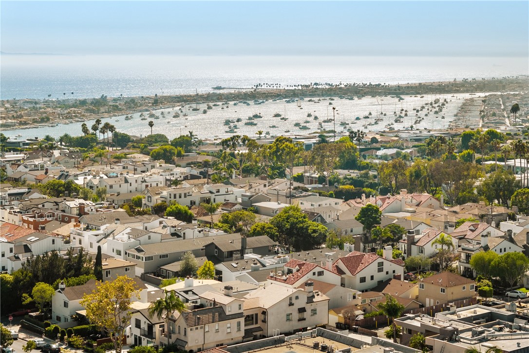 walking distance to CDM Village and Beaches - 702 1/2 Acacia Avenue, Corona Del Mar CA 92625 - photo 21