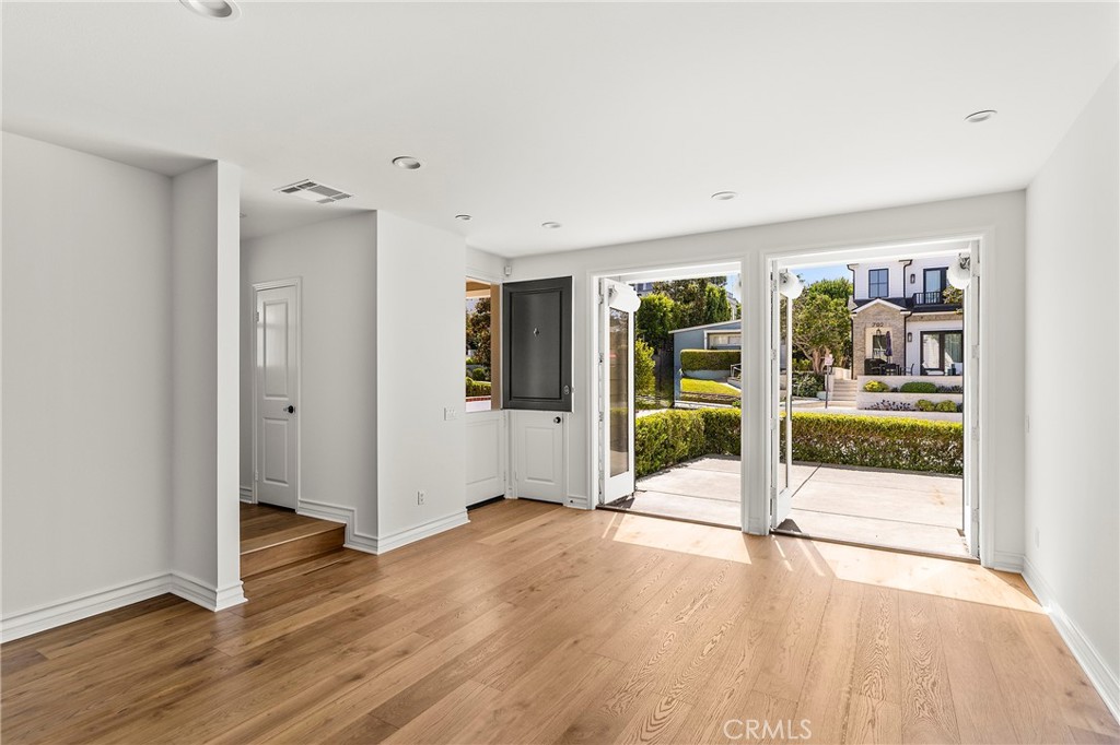 703 Poinsettia Avenue, Corona Del Mar CA 92625 - photo 4