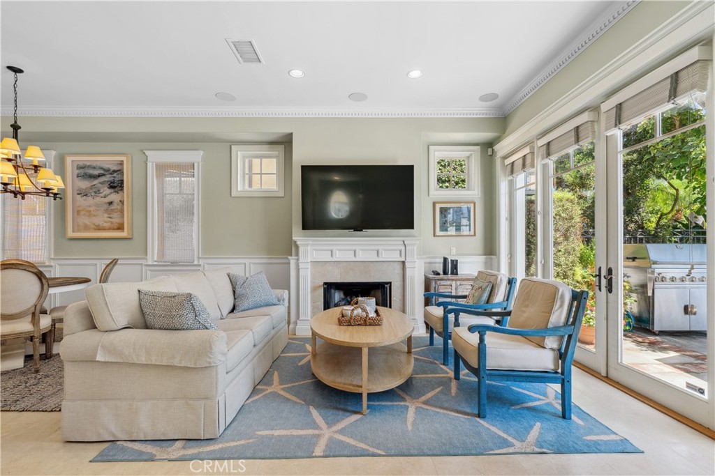 705 Goldenrod Avenue, Corona Del Mar CA 92625 - photo 3