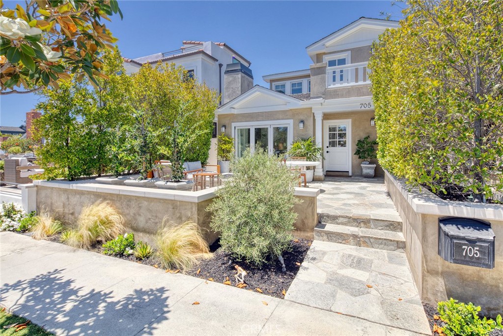705 Larkspur Avenue, Corona Del Mar CA 92625 - photo 1