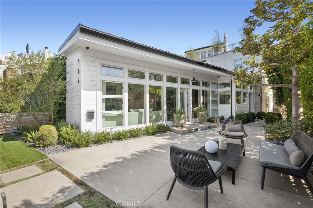 706 Poinsettia, Corona Del Mar CA 92625 - photo 1