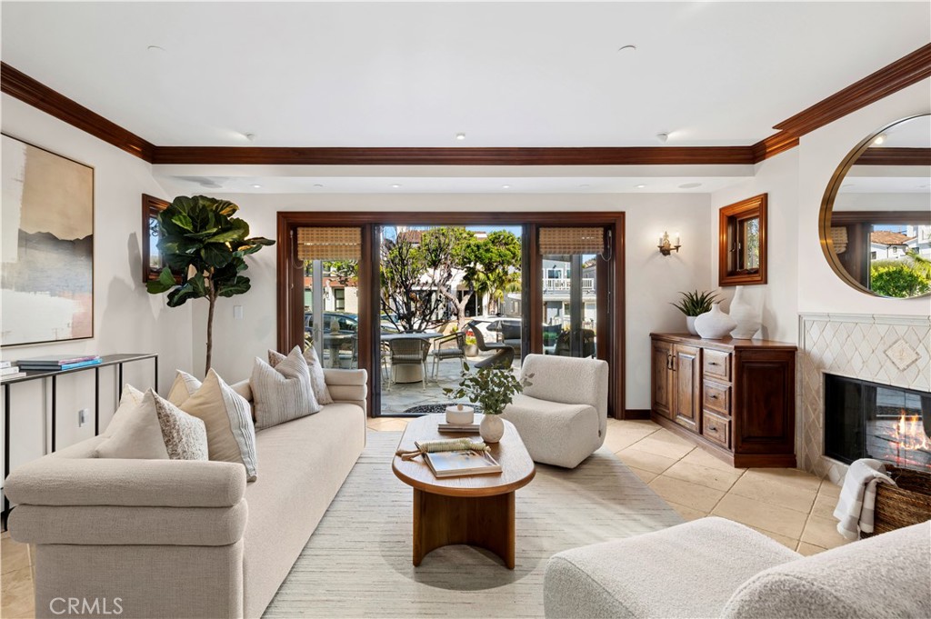 707 Larkspur Avenue, Corona Del Mar CA 92625 - photo 4