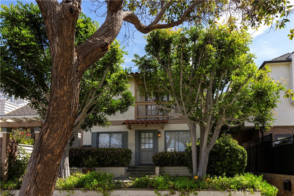 708 Fernleaf Avenue, Corona Del Mar CA 92625 - photo 1
