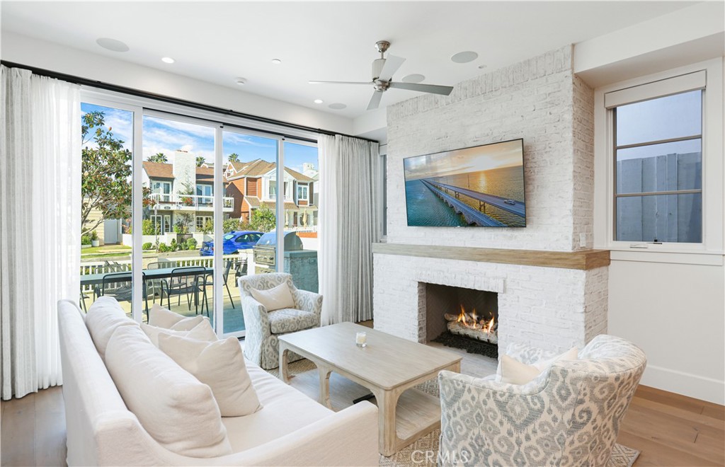 708 Heliotrope Avenue, Corona Del Mar CA 92625 - photo 5