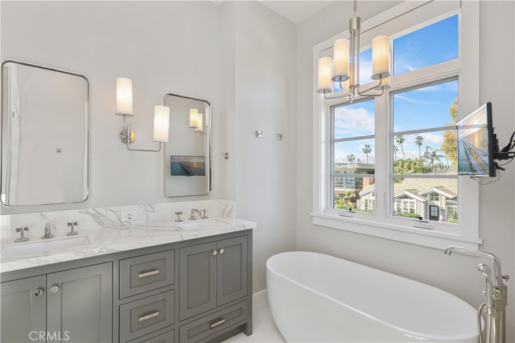 708 Heliotrope Avenue, Corona Del Mar CA 92625 - photo 18