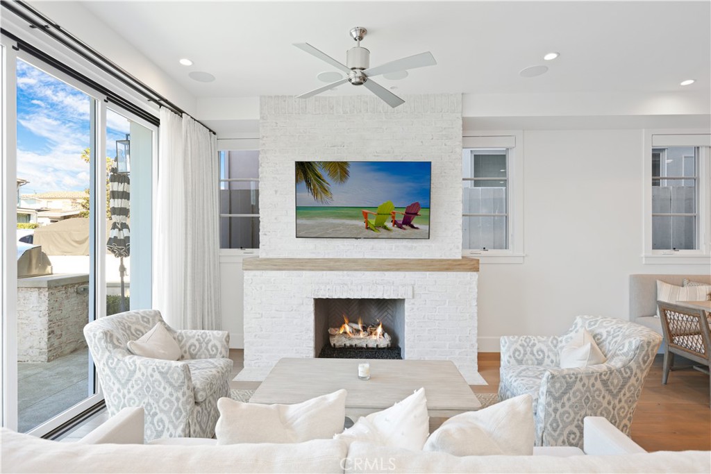 708 Heliotrope Avenue, Corona Del Mar CA 92625 - photo 33