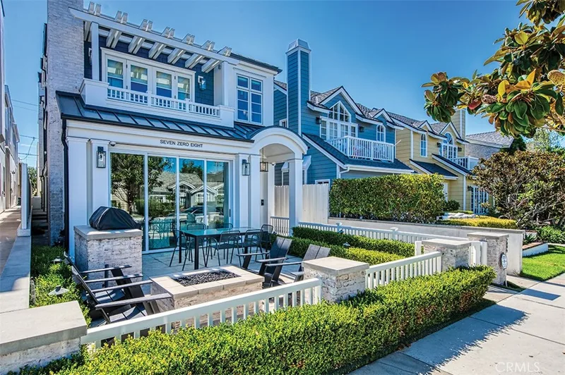 708 Heliotrope, Corona Del Mar, CA 92625