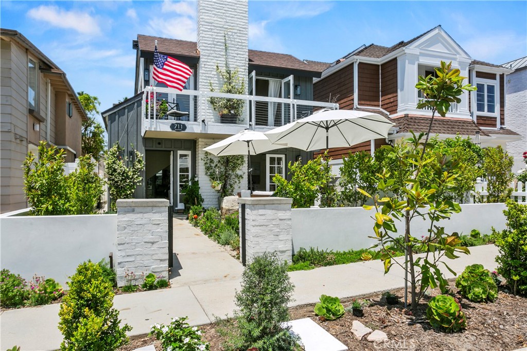711 Heliotrope Avenue, Corona Del Mar CA 92625 - photo 1