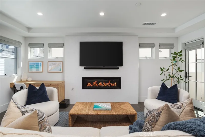 714 1/2 Iris Avenue, Corona Del Mar, CA 92625