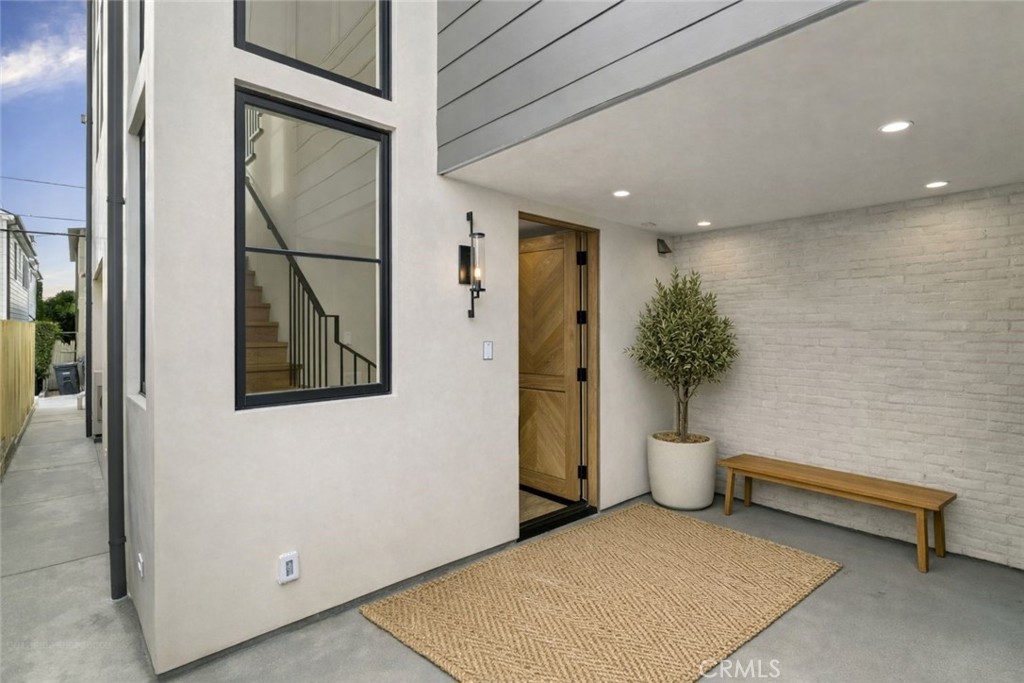 715 1/2 Poinsettia Avenue, Corona Del Mar CA 92625 - photo 2