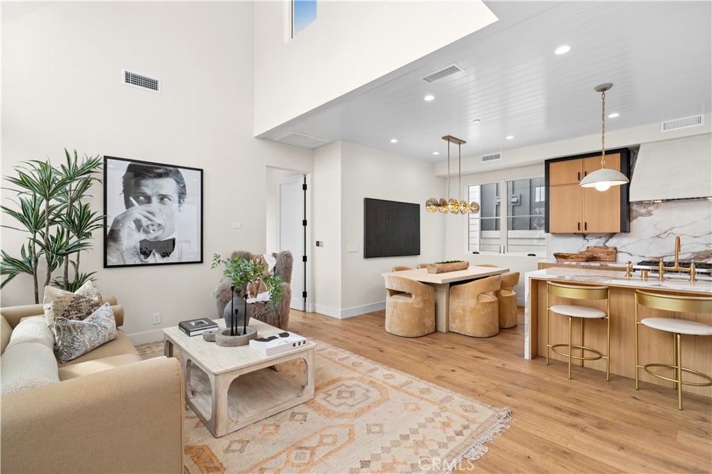 715 1/2 Poinsettia Avenue, Corona Del Mar CA 92625 - photo 3