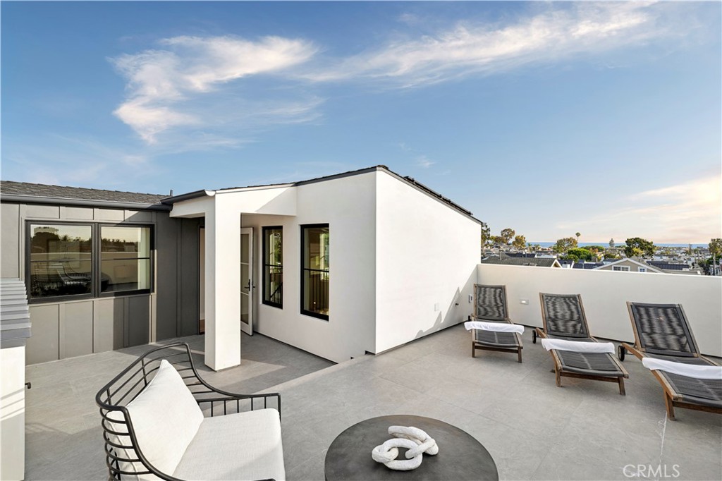 715 1/2 Poinsettia Avenue, Corona Del Mar CA 92625 - photo 19