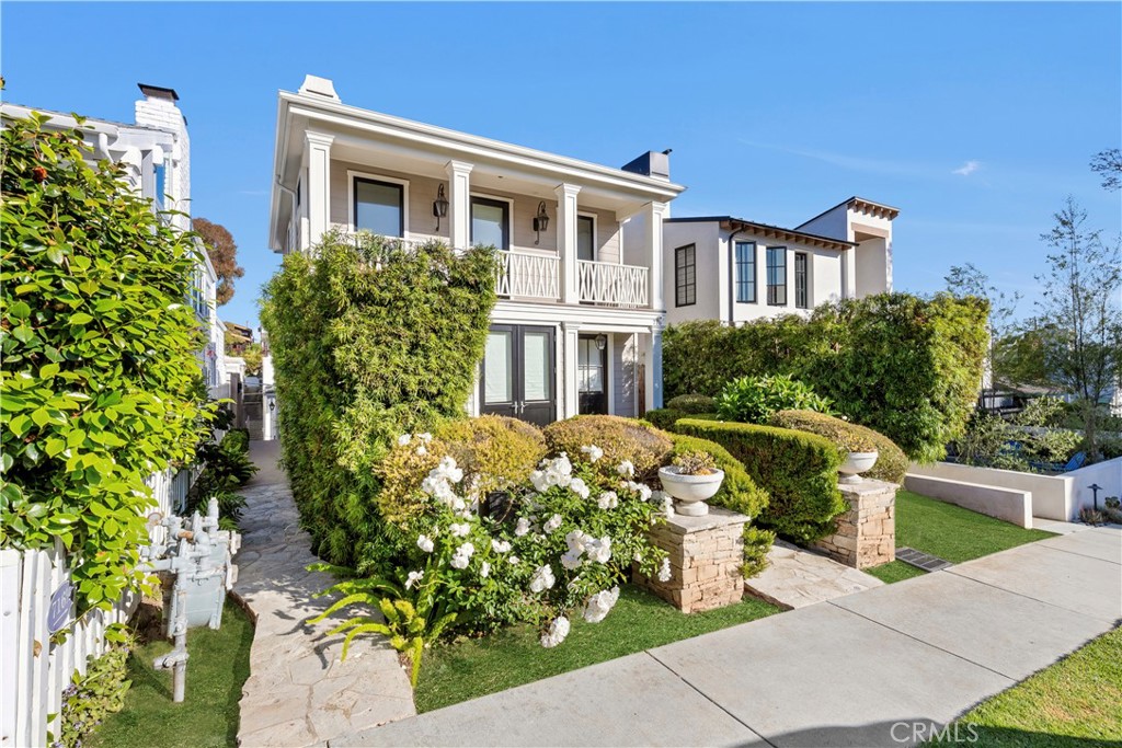 716 1/2 Iris Avenue, Corona Del Mar CA 92625 - photo 1