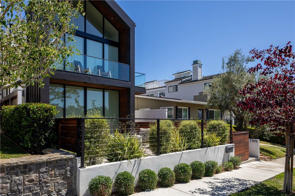 716 1/2 Orchid Avenue, Corona Del Mar CA 92625 - photo 1