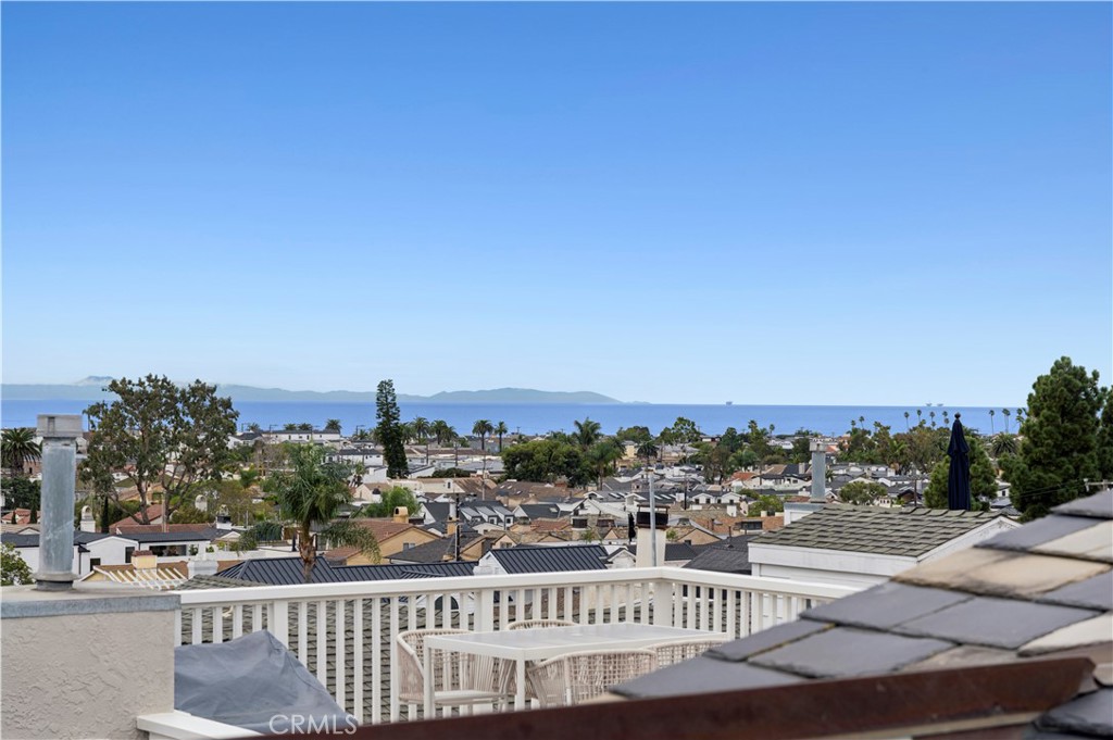 718 1/2 Poinsettia, Corona Del Mar CA 92625 - photo 1