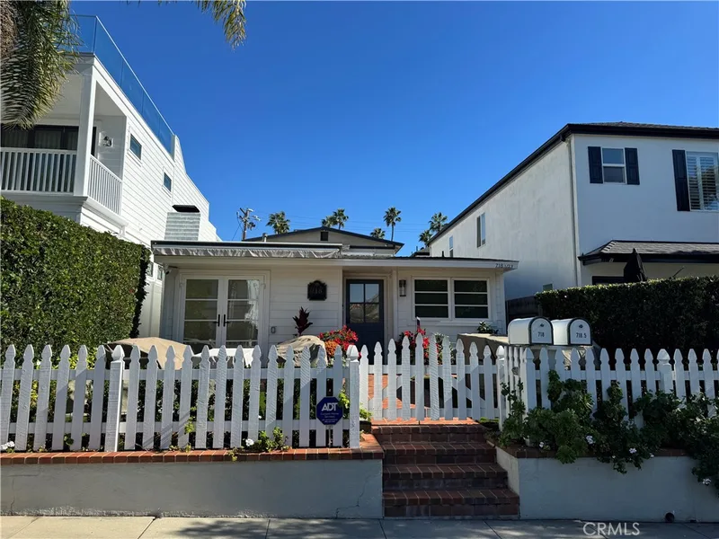 718 Fernleaf, Corona Del Mar, CA 92625