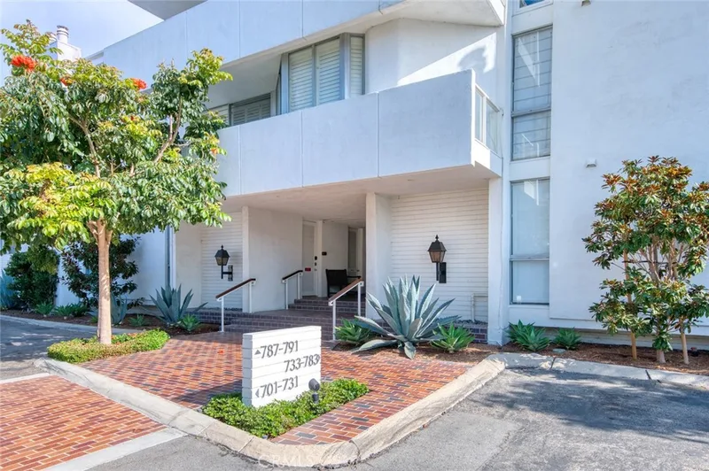 737 Avocado Avenue, Corona Del Mar, CA 92625