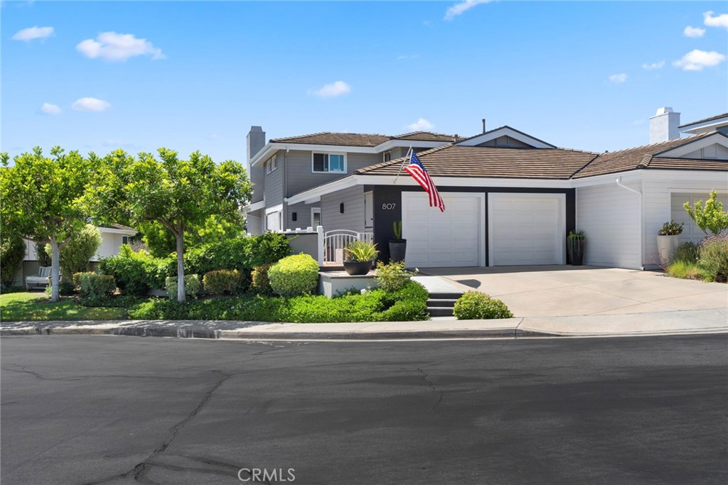 807 Gardenia Way, Corona Del Mar CA 92625 - photo 1