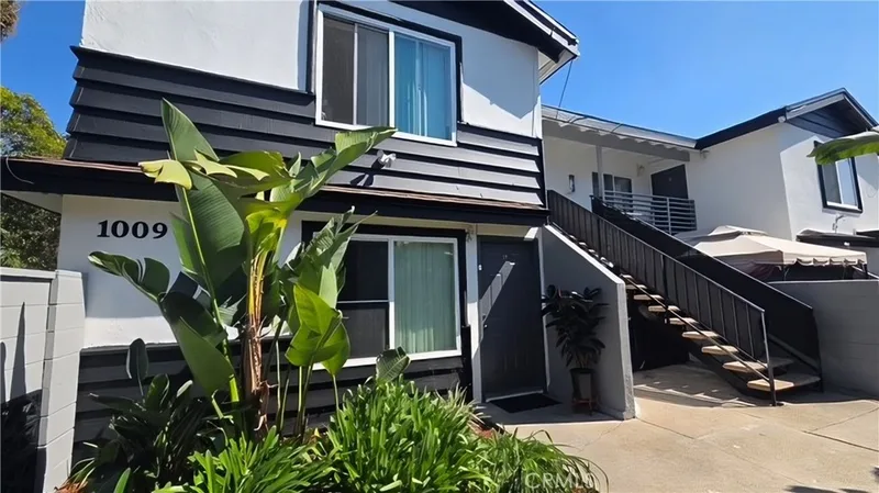 1009 Valencia Street C, Costa Mesa, CA 92626