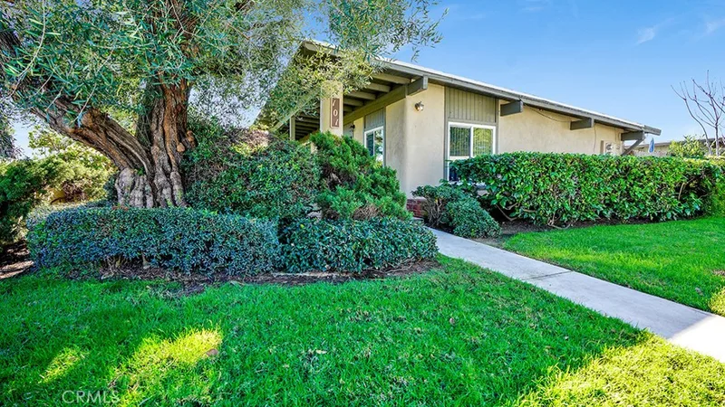 101 Clearbrook Lane, Costa Mesa, CA 92626
