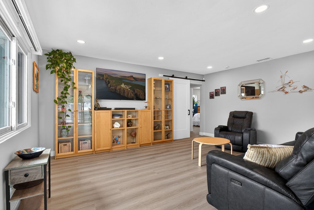 1010 W 19th, Costa Mesa CA 92627 - photo 6