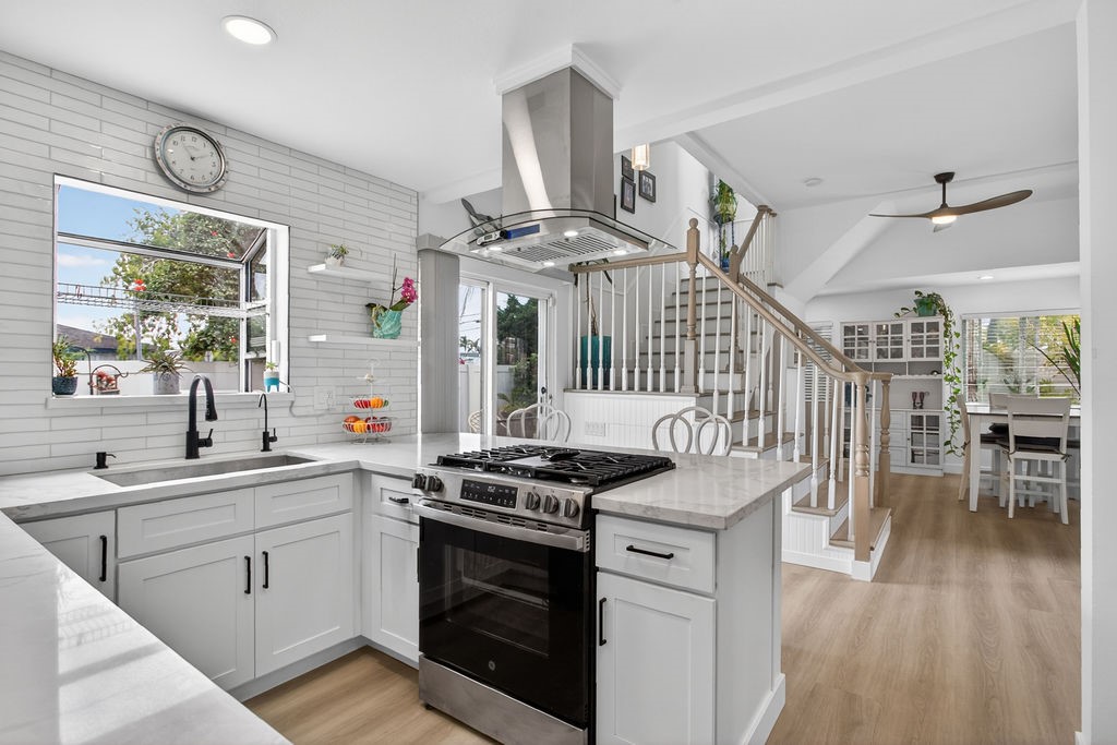 1010 W 19th, Costa Mesa CA 92627 - photo 9