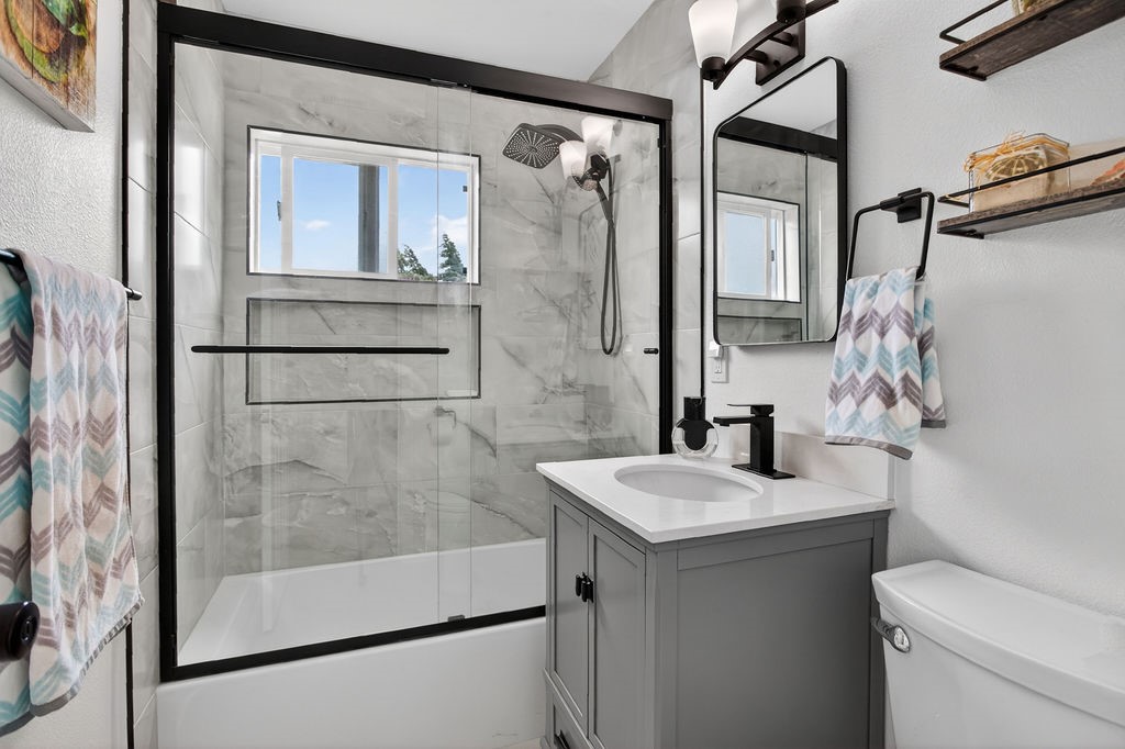 1010 W 19th, Costa Mesa CA 92627 - photo 12