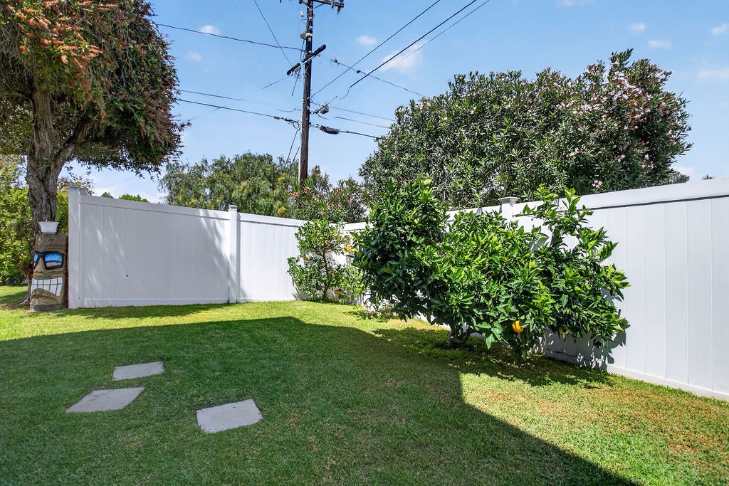 1010 W 19th, Costa Mesa CA 92627 - photo 22