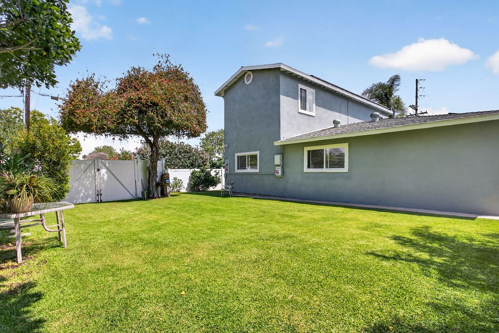 1010 W 19th, Costa Mesa CA 92627 - photo 24