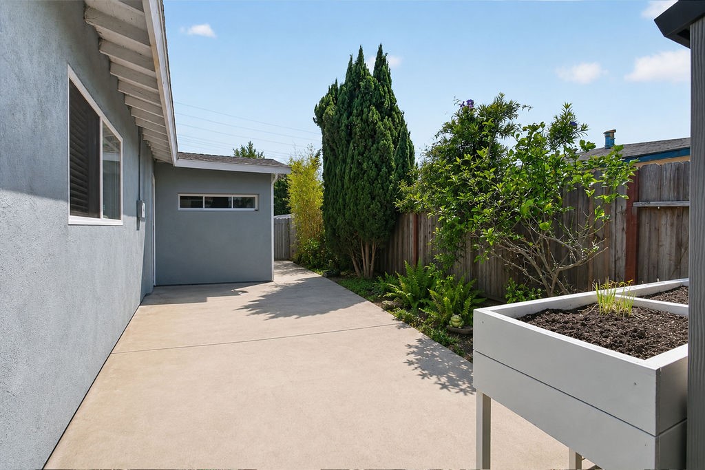 1010 W 19th, Costa Mesa CA 92627 - photo 25