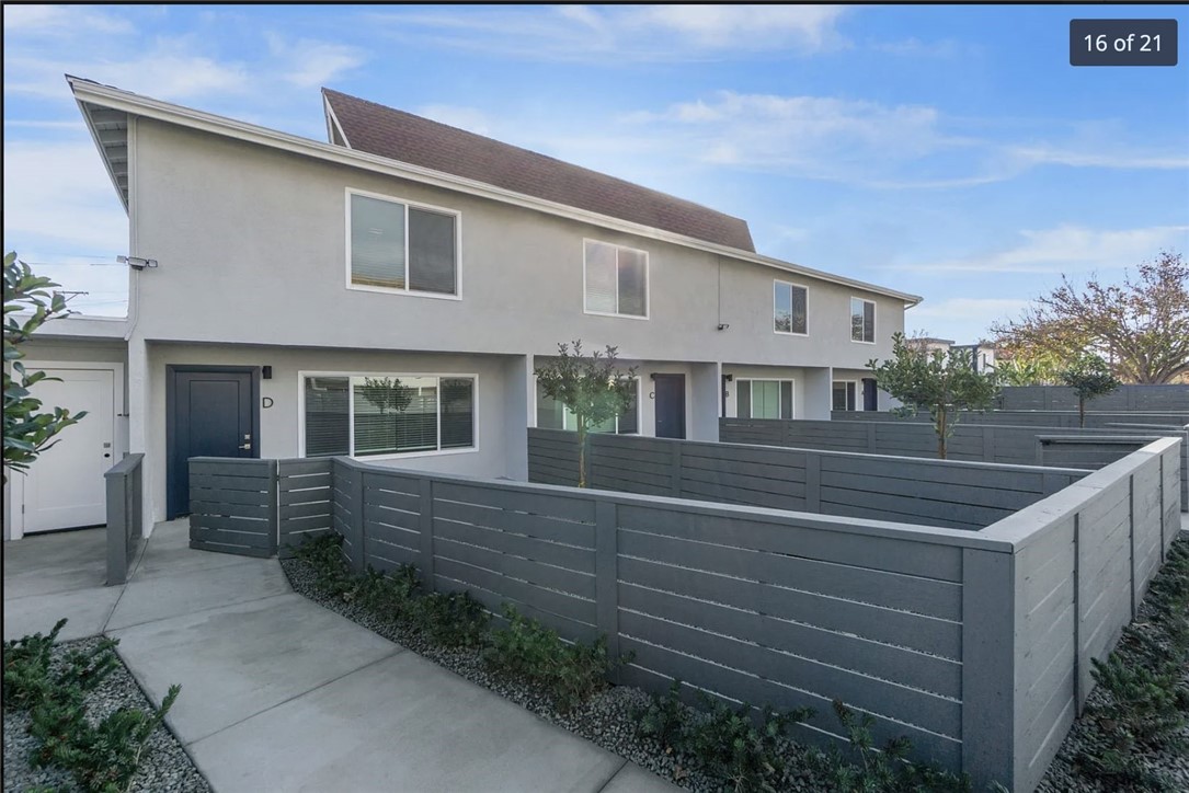 1024 Mission B, Costa Mesa CA 92626 - photo 1