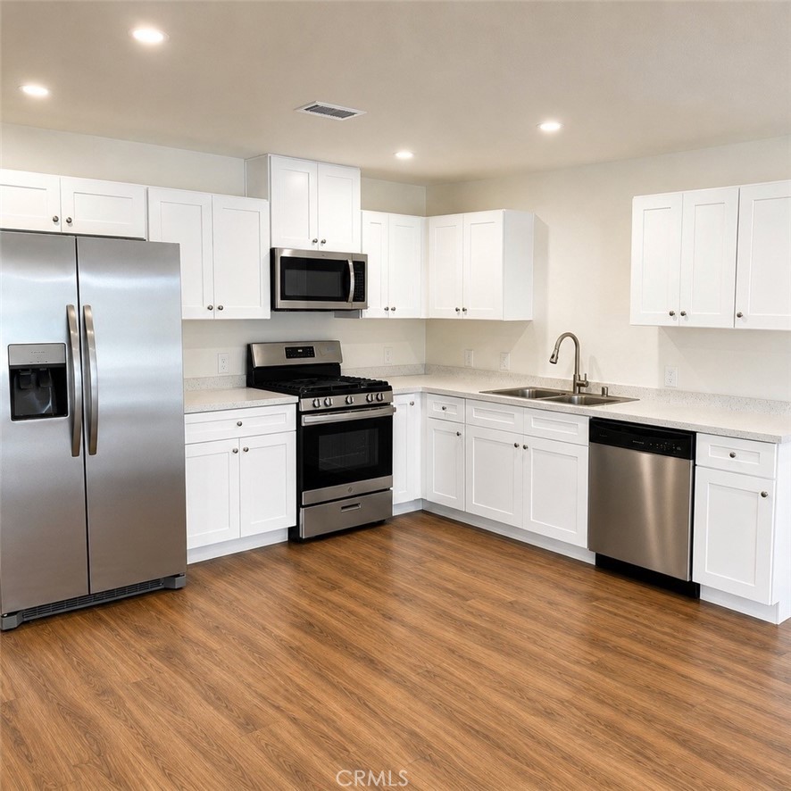 1040 El Camino B, Costa Mesa CA 92626 - photo 1