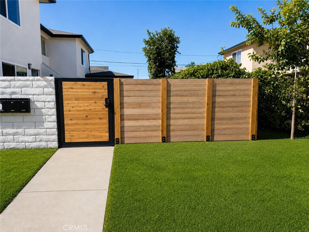1040 El Camino C, Costa Mesa CA 92626 - photo 3