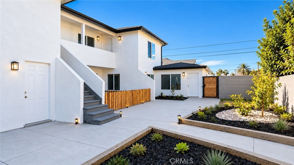 1040 El Camino C, Costa Mesa CA 92626 - photo 4