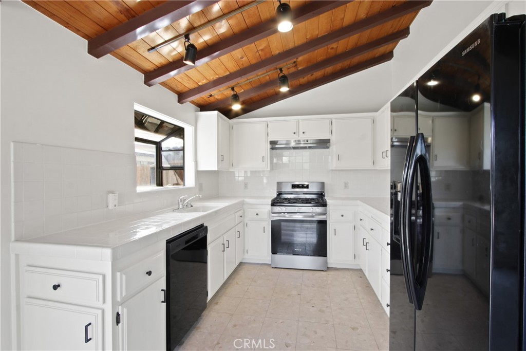 1041 W Wilson, Costa Mesa CA 92627 - photo 1