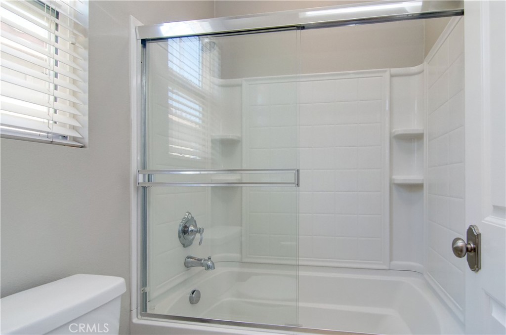 Guest bath - 1044 Palmetto, Costa Mesa CA 92626 - photo 29