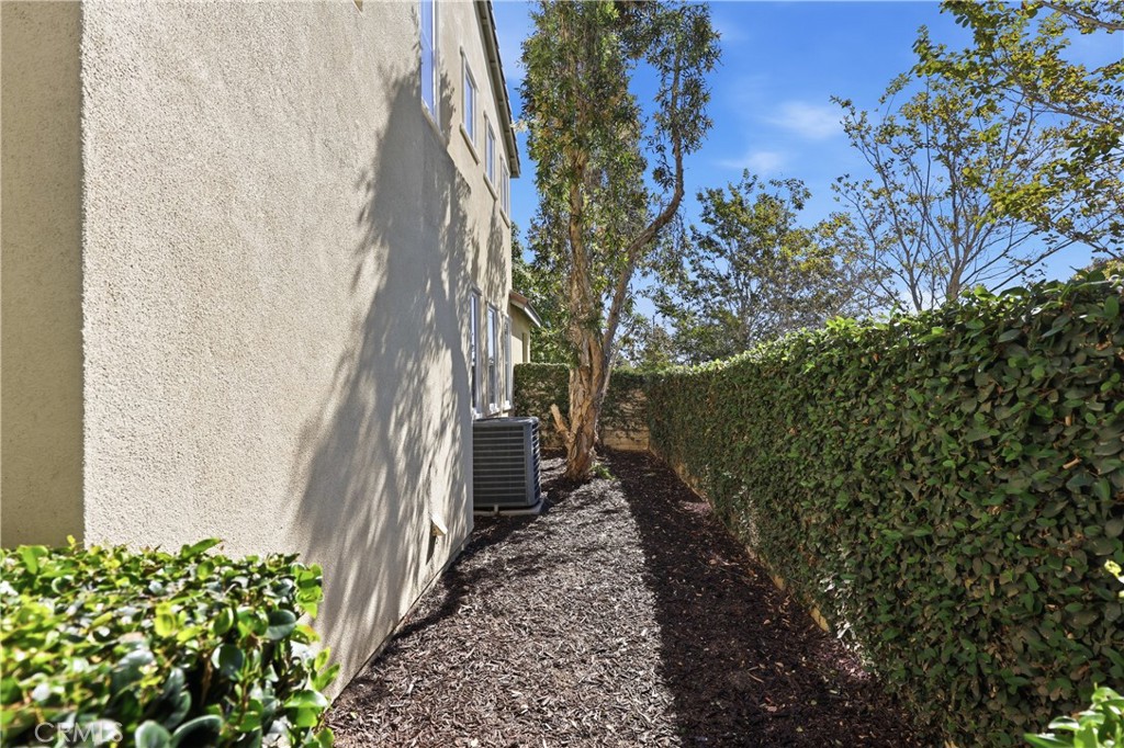1044 Palmetto, Costa Mesa CA 92626 - photo 40