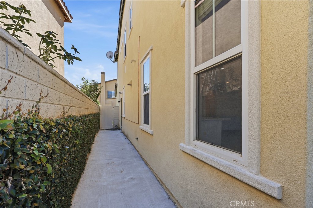 1044 Palmetto, Costa Mesa CA 92626 - photo 41