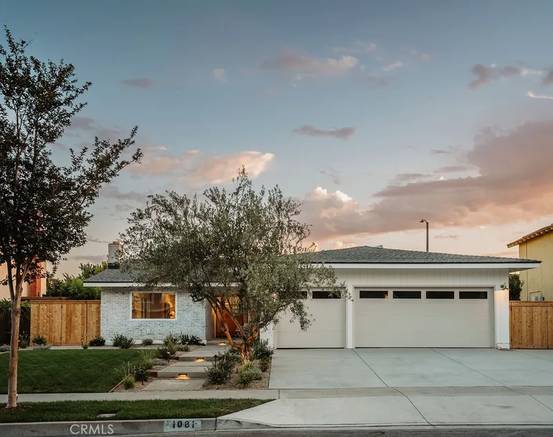 1081 Tulare, Costa Mesa