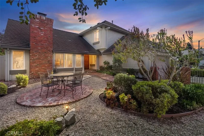 1104 Dennis Drive, Costa Mesa, CA 92626