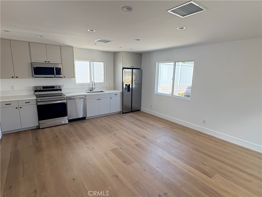 1106 Victoria D, Costa Mesa CA 92627 - photo 2