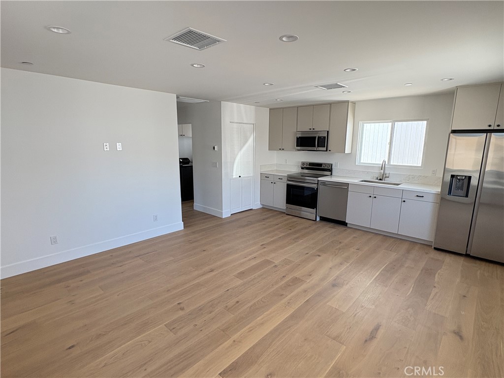 1106 Victoria D, Costa Mesa CA 92627 - photo 3